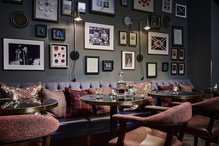 Lounge 112 of 133