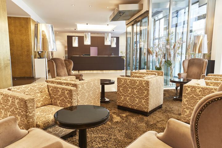 Guest Lobby