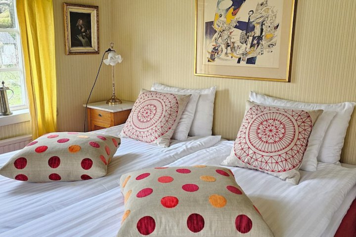Room 25 of 74
