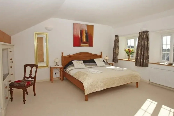 Room 4 of 14
