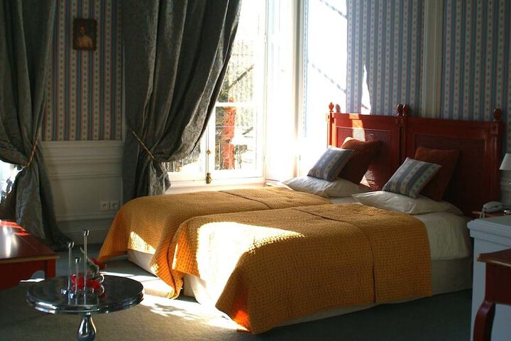 Room 19 of 68