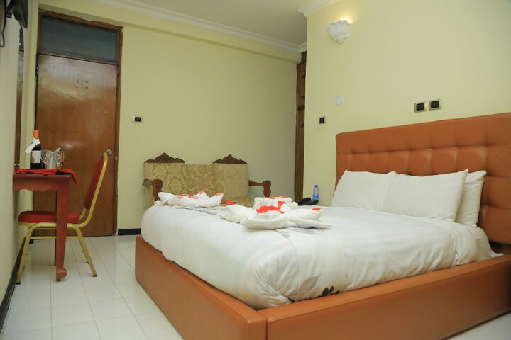 Room 17 of 60