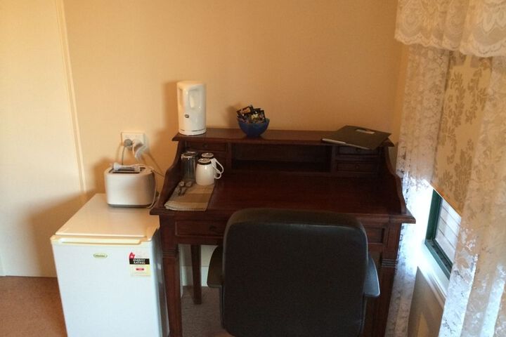 Room 13 of 22