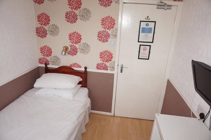 Room 12 of 31