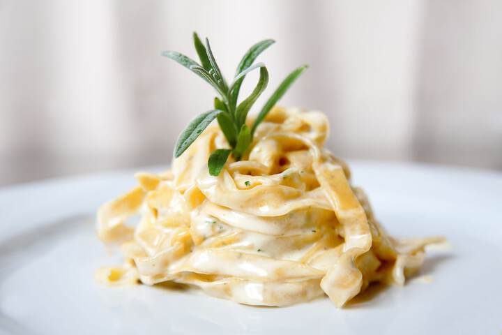 Dining 53 of 90