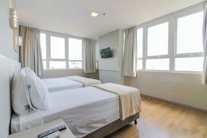 Room 33 of 120