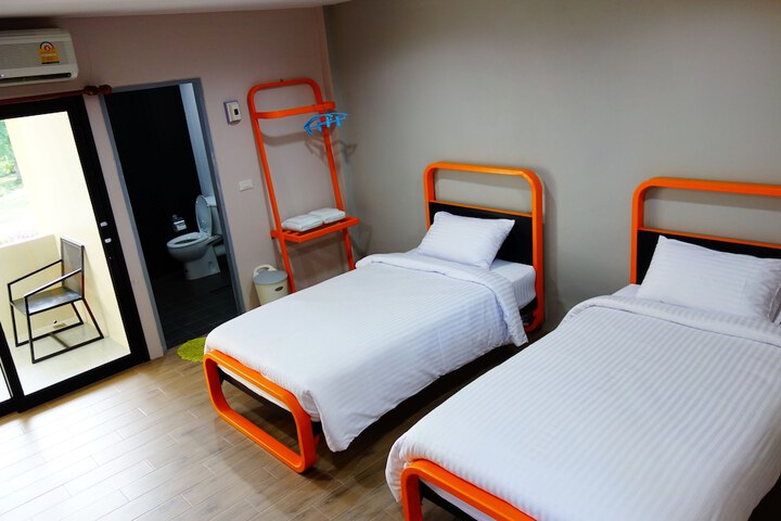Room 19 of 137