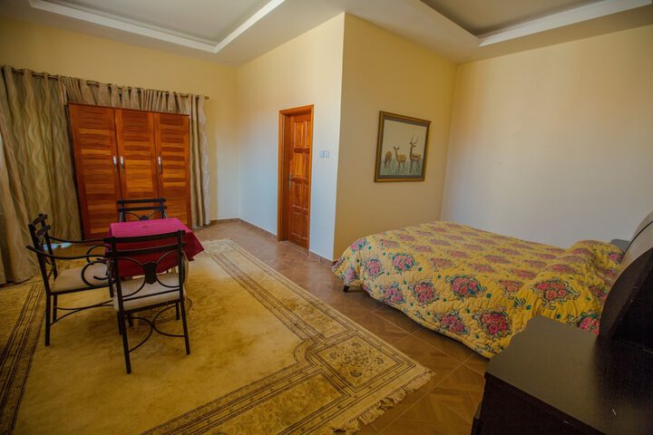 Room 6 of 34