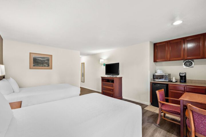 Accessible 2 Double Accessible Communication Assistance Walk in Shower Full Breakfast (20 of 21)