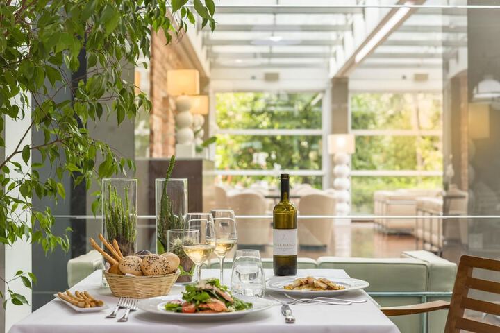 Dining 50 of 70