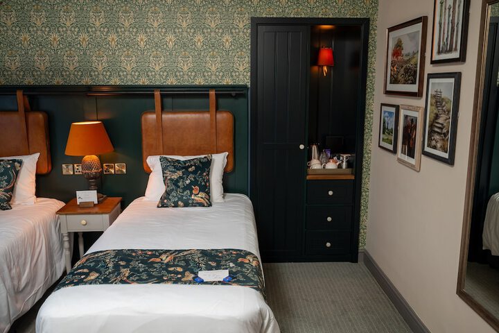 Room 6 of 45