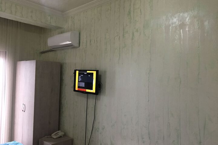 Room 12 of 35