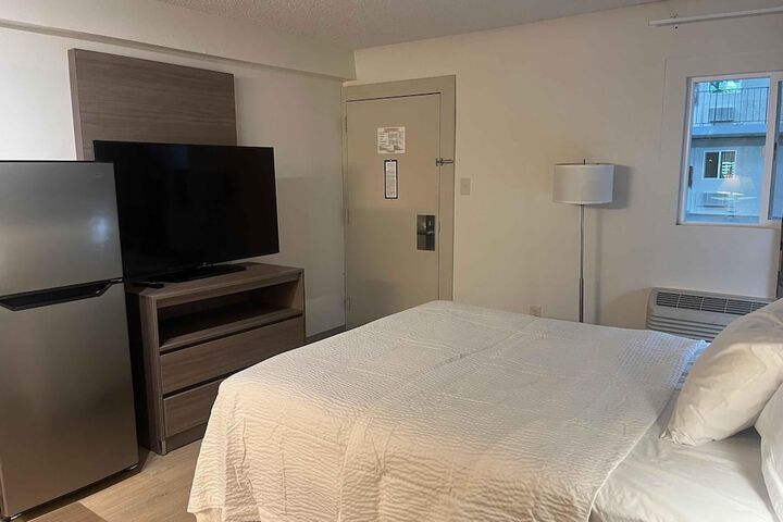 Room 13 of 34