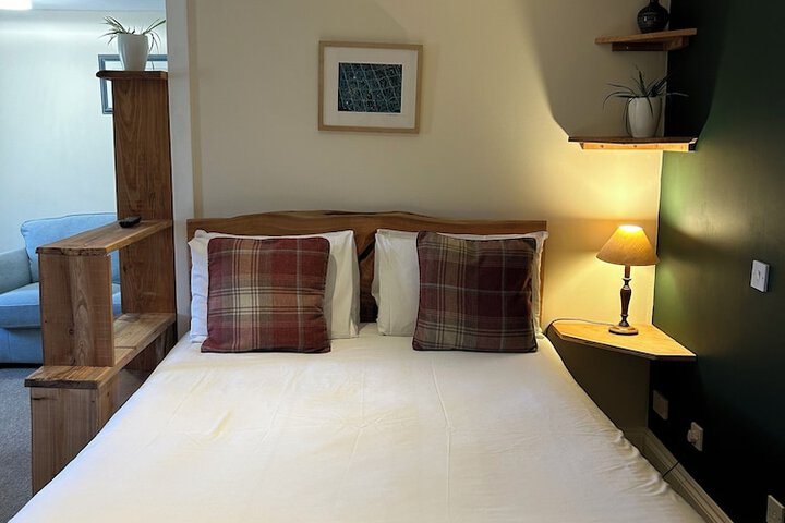 Room 62 of 210