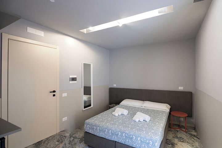 Room 32 of 80