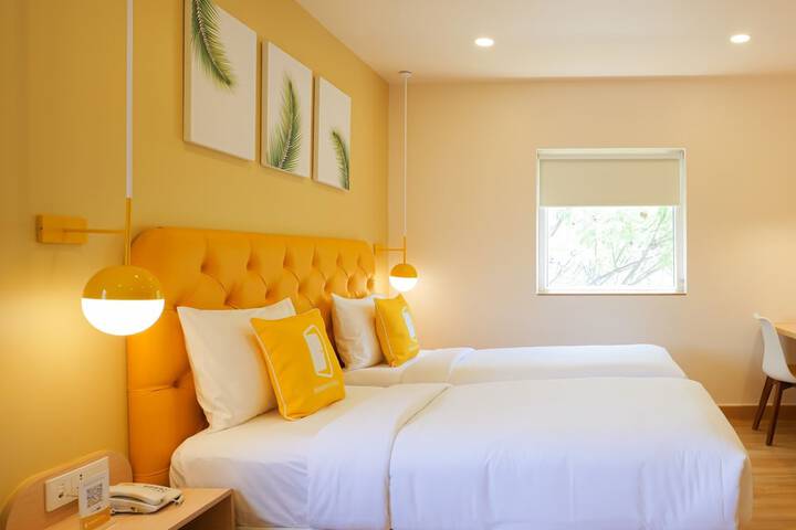 Room 11 of 25