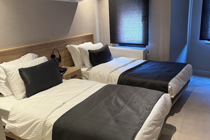 Room 13 of 21
