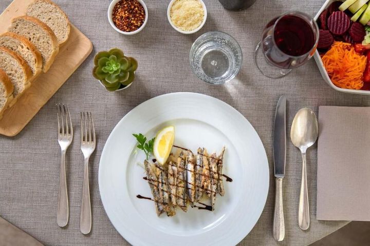 Dining 50 of 71