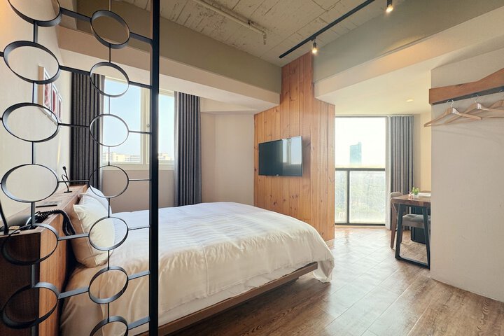 Room 16 of 65