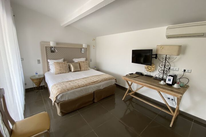 Room 25 of 68