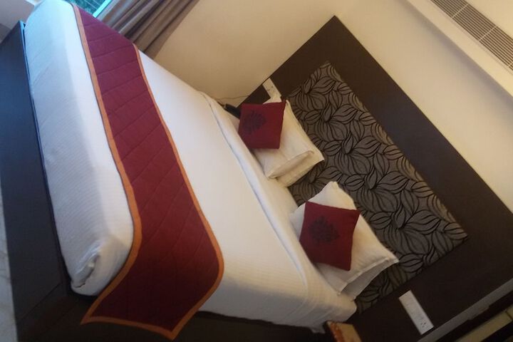 Room 17 of 40