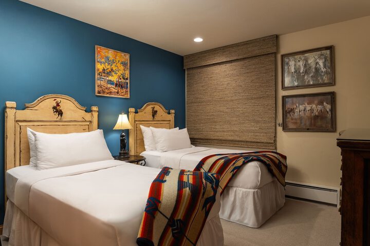 Room 46 of 176