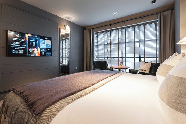 Room 12 of 65