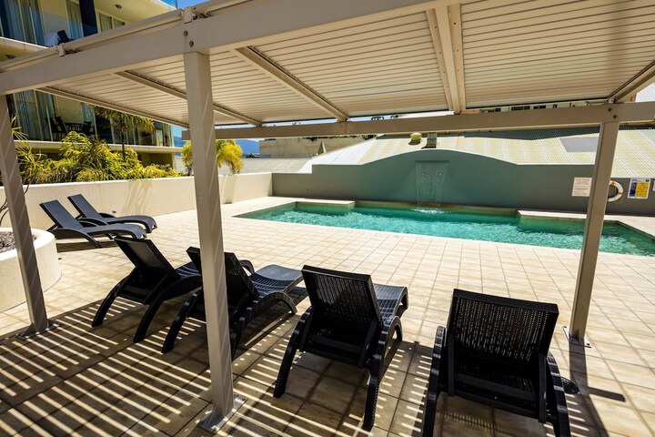 Pool 75 of 99