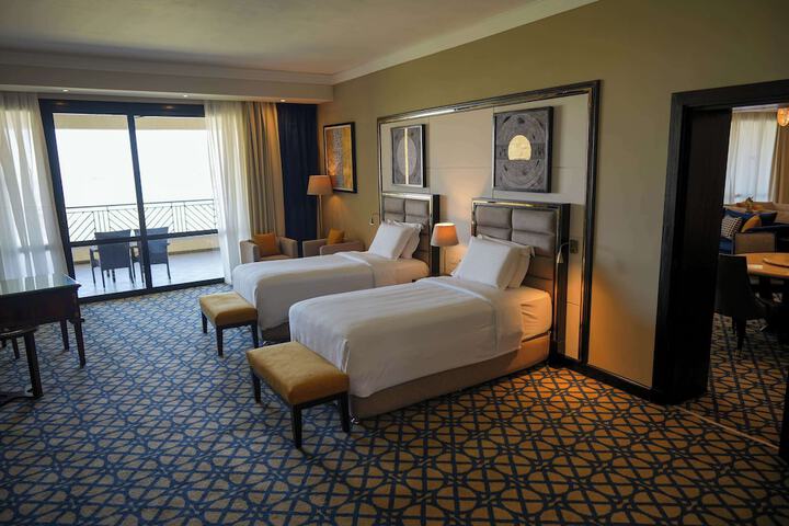 Room 25 of 128