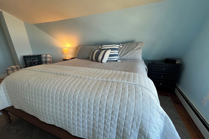 Room 90 of 297