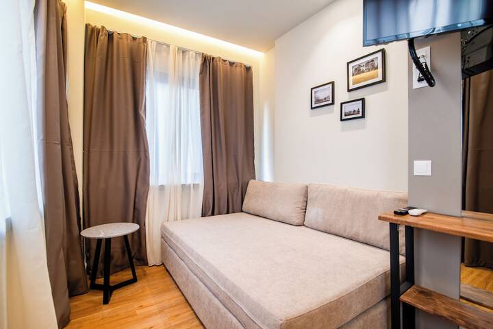 Room 72 of 151
