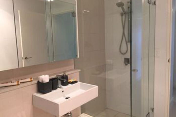 Room 4 of 28