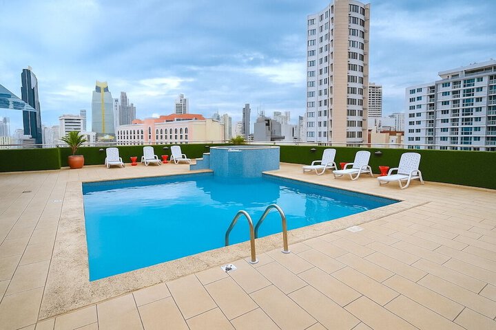 Hotel with Pool