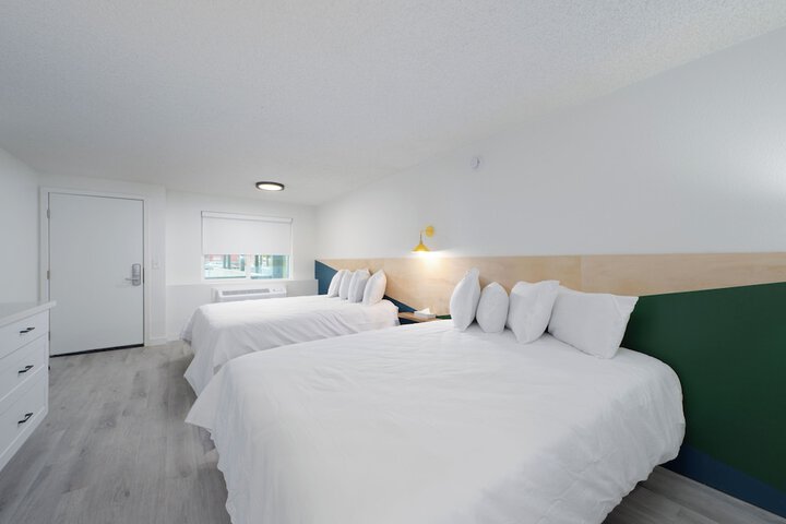 Room 6 of 24
