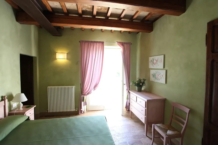 Room 3 of 10