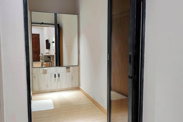 Room 10 of 115
