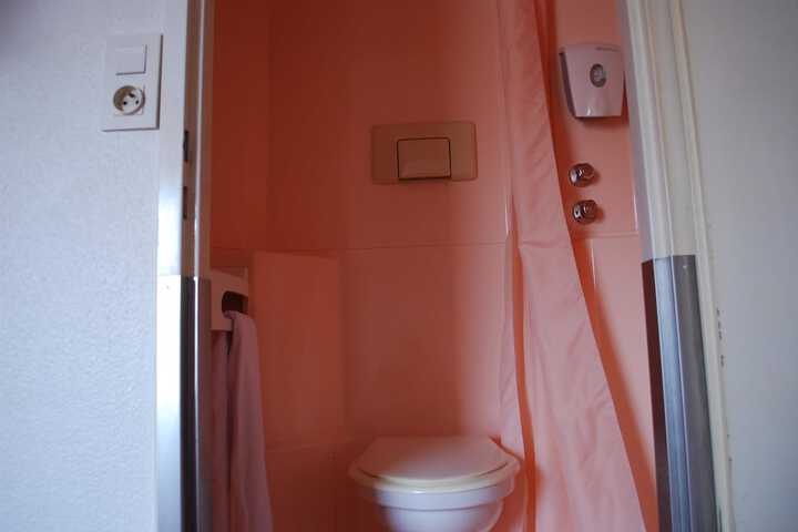 Room 6 of 36