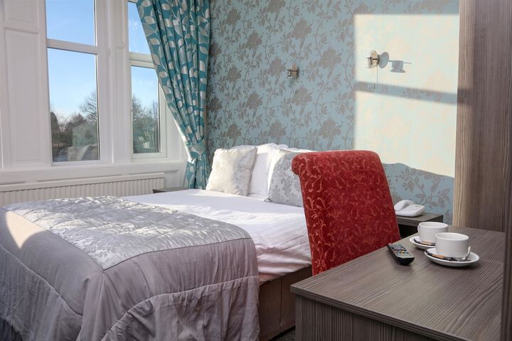Room 6 of 86