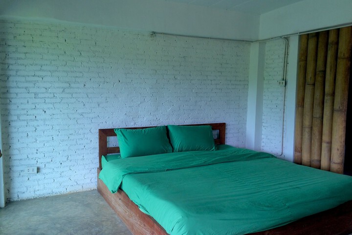 Room 7 of 26