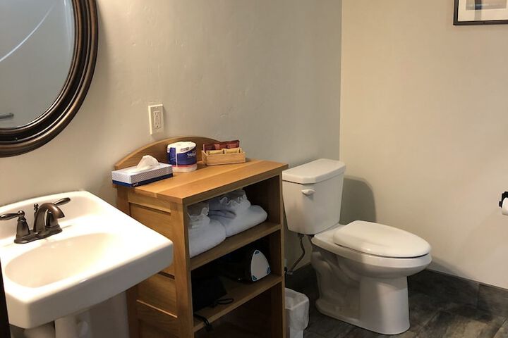 Room 18 of 186
