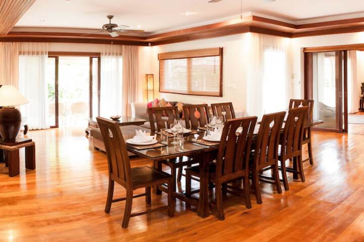 Dining 46 of 50