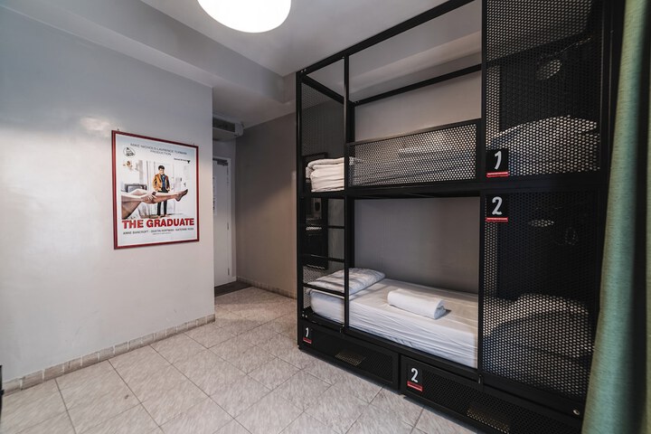 Room 9 of 82