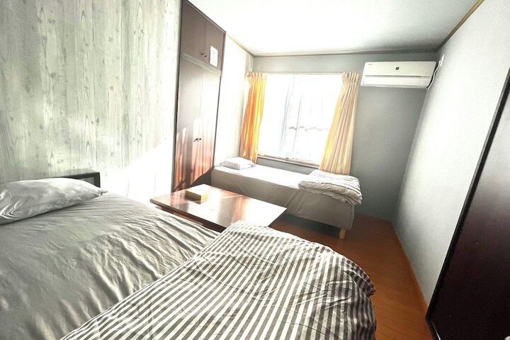 Room 26 of 172