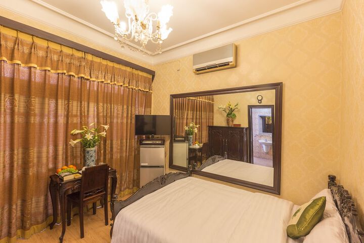 Room 6 of 39