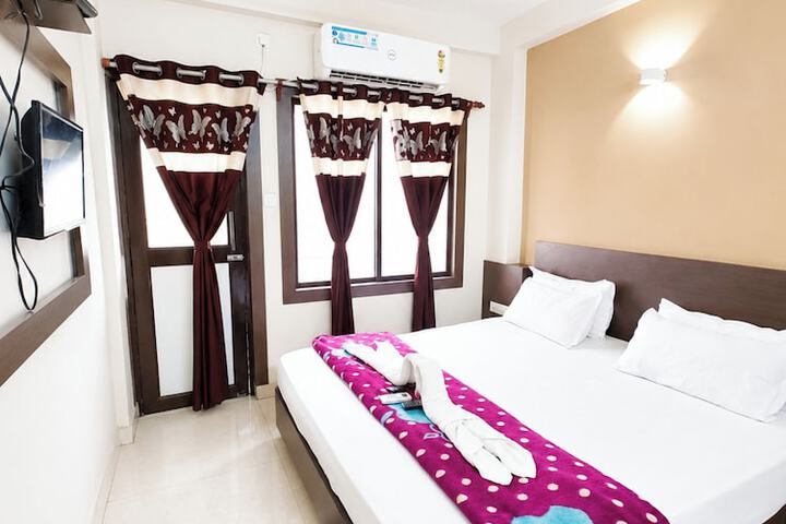 Hotel U K Palace Puri