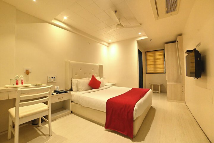 Room 11 of 39