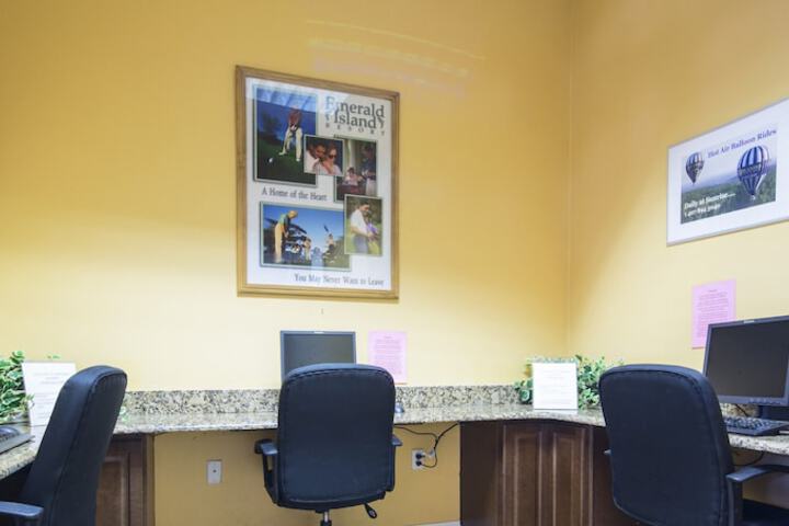 Business Center 84 of 96