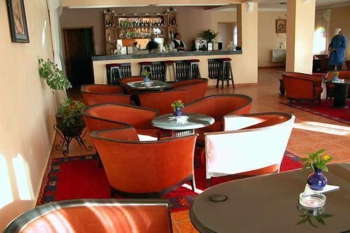 Lounge 20 of 41