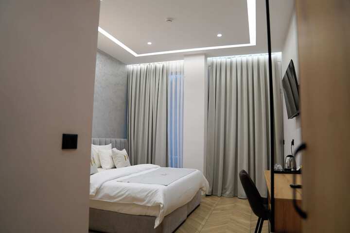 Room 164 of 249