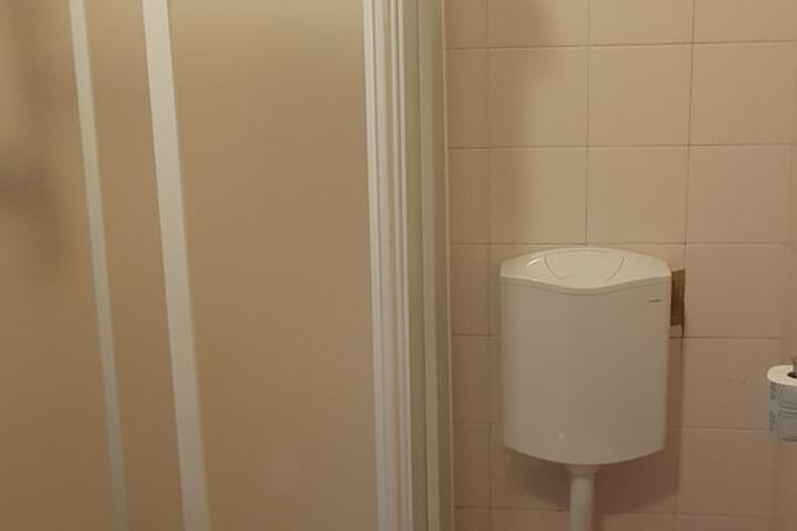 Room 72 of 132